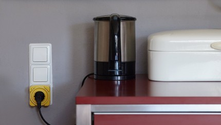 De stopcontact-timer bedient uw koffiemachine